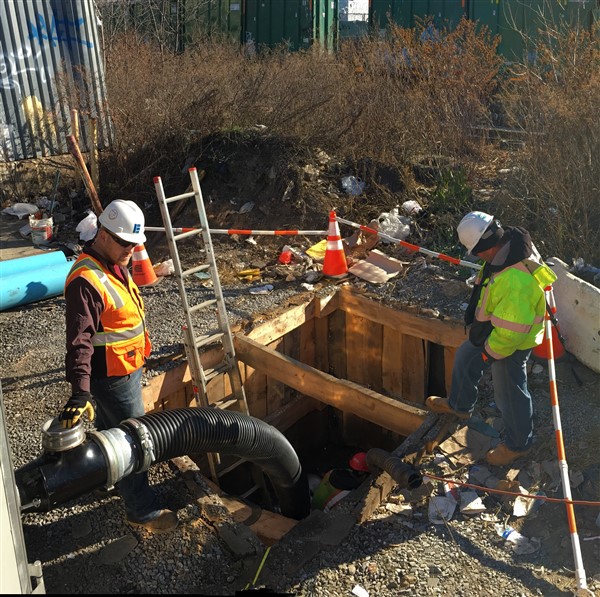 New York - Under Railway Pipe Cleaning